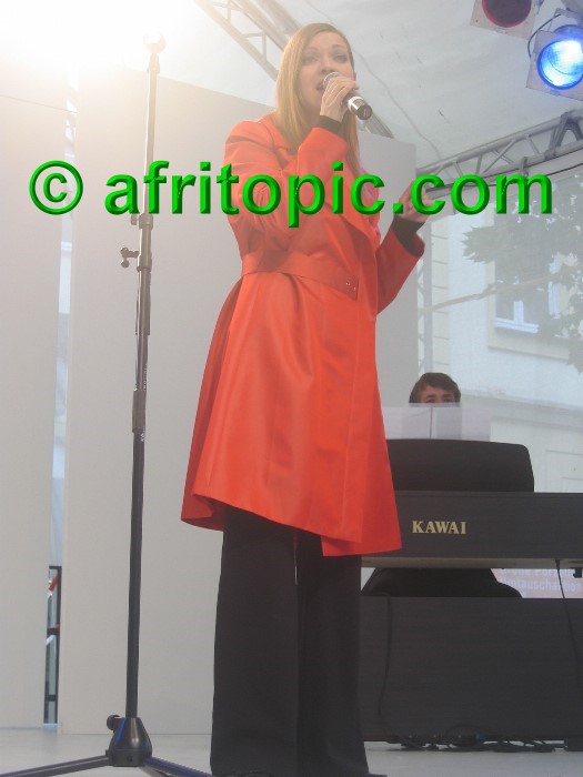 ../Images/Krefeld-Strssenmodenschau-2005 011.jpg